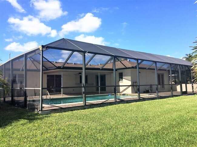 Building Photo - Cape Coral Gulf Access Pool Home