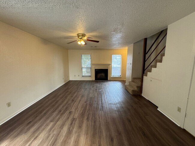 Foto del edificio - 3407 Victoria Cir