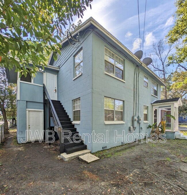 Foto del edificio - 1719 Tyler St