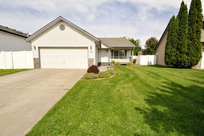 Building Photo - 7682 N Joanna Dr