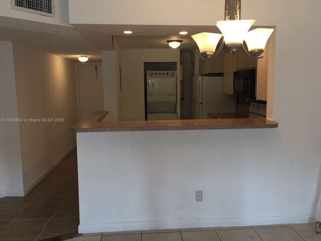 Foto del edificio - 8060 N Colony Cir