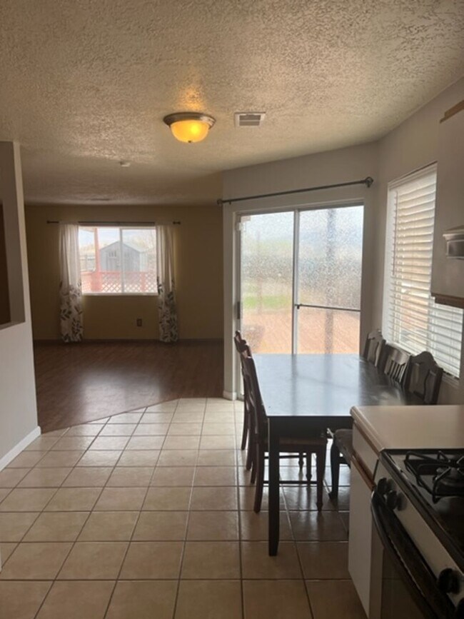 Building Photo - Cute condo in the Cherry Hills subdivision