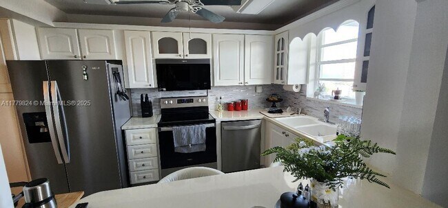 Building Photo - 137 Golden Isles Dr
