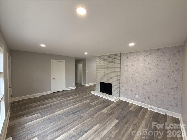 Foto del edificio - 2745 Dogwood Ave