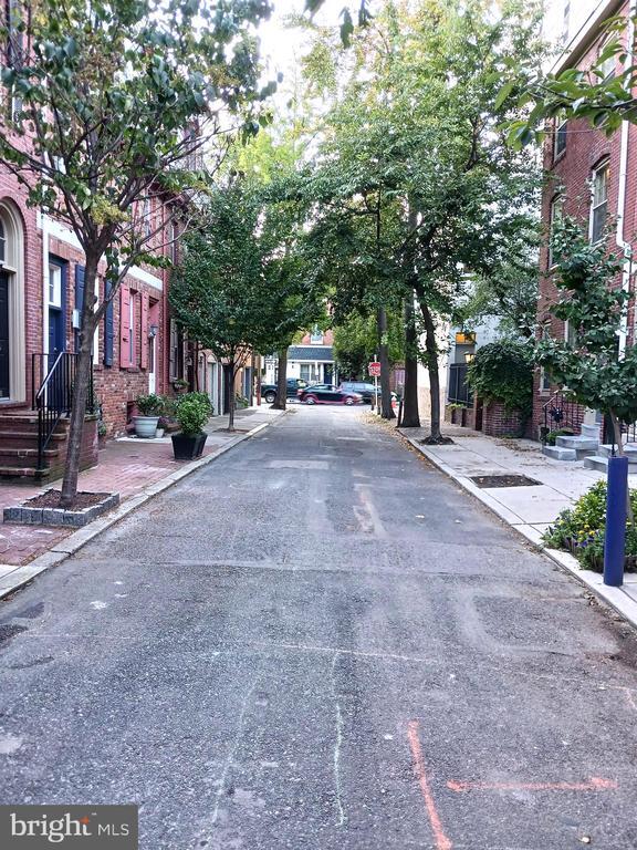 Primary Photo - 1231 Rodman St