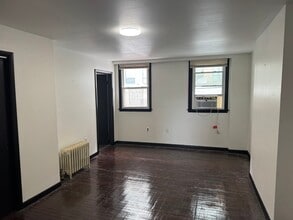 Building Photo - 55 Halsey St