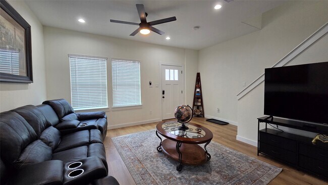 Foto del edificio - 8113 Miley St