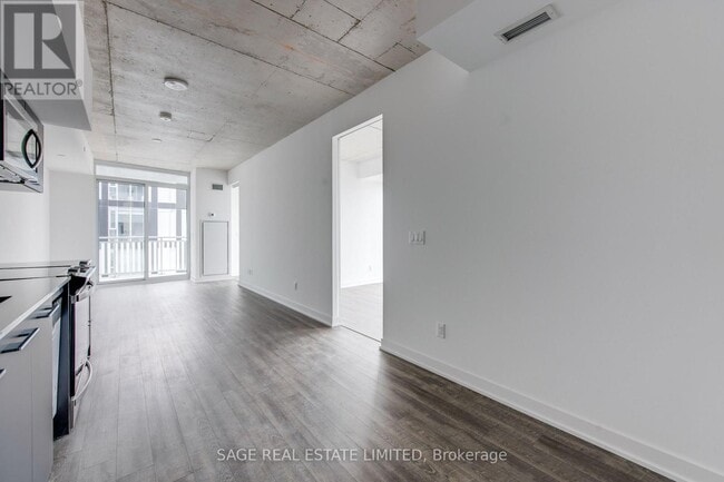 Photo du bâtiment - 45 Baseball Pl