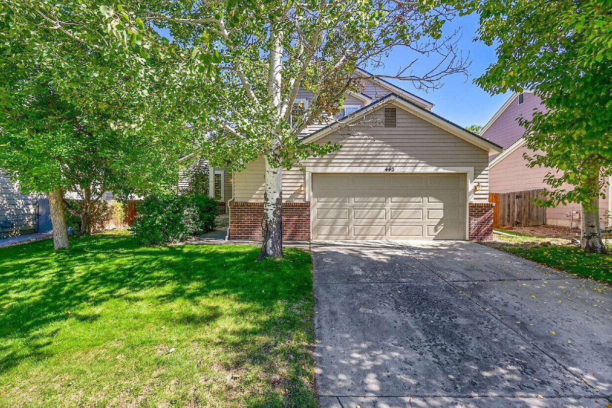 Foto principal - $3,095.00, 3-bed, 3.5-bath with bonus room...