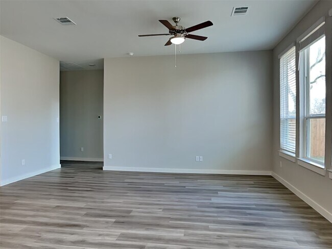 Foto del edificio - 2331 Cohorn Trl