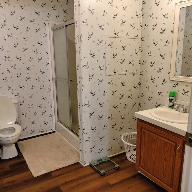 Building Photo - 202 Saxonville Rd