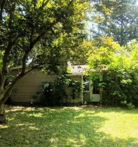 Building Photo - 379 E Perry St