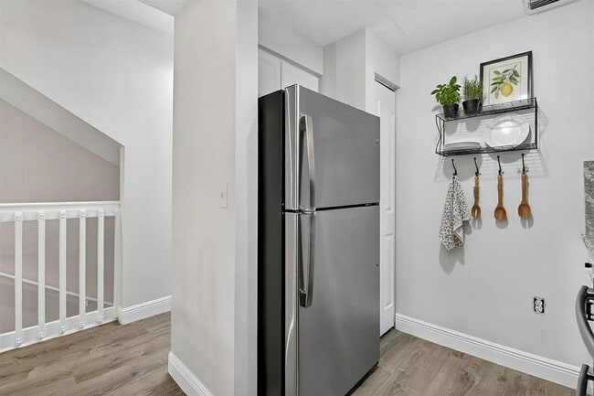 Foto del edificio - 2032 Alta Meadows Ln