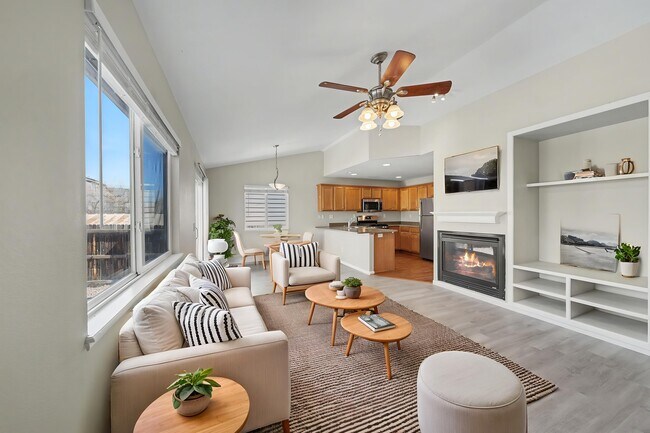 Foto del edificio - 2326 Klein Pl