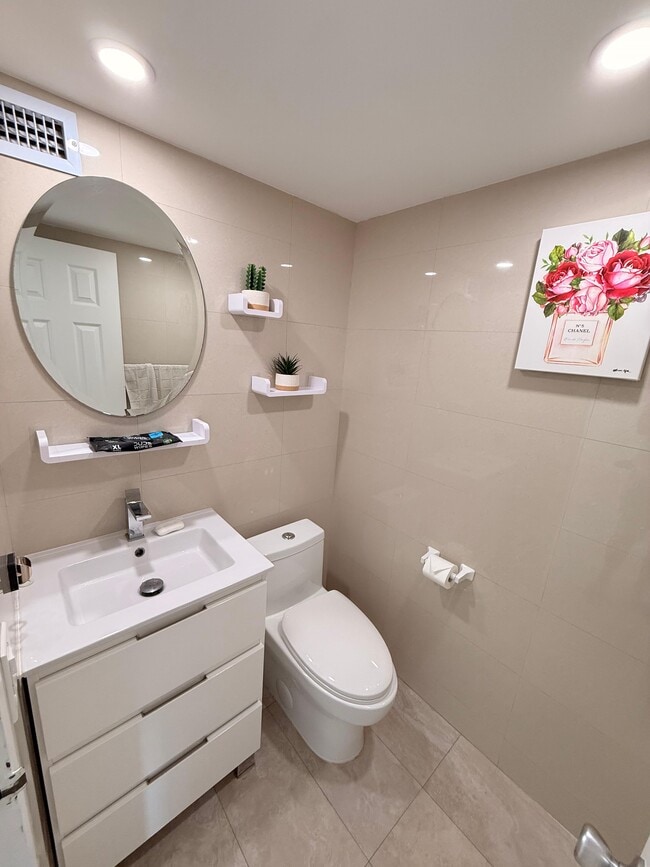 Foto del edificio - 6969 Collins Ave