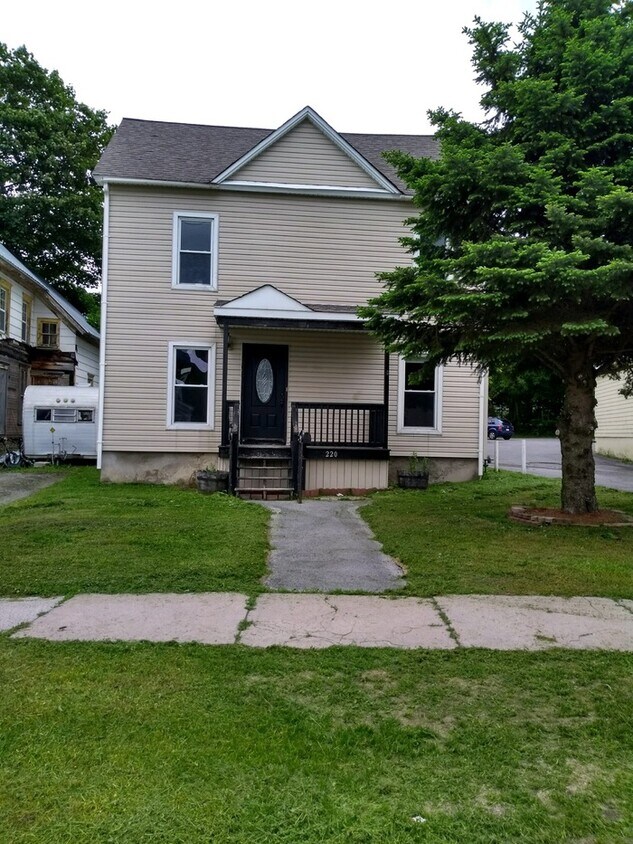 Beautiful 4 bedroom 2 bath home for rent House for Rent in Carthage