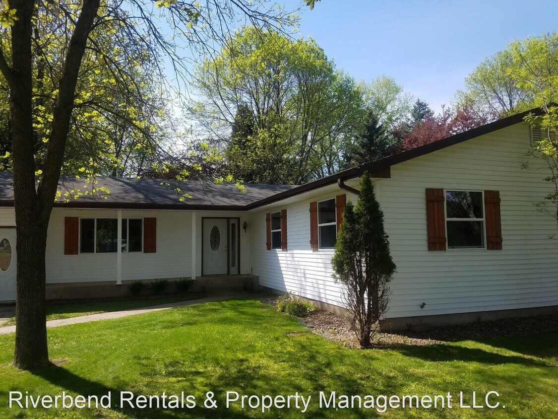 3 br, 2 bath House 2234 N Gooder St House Rental in Eau Claire, WI
