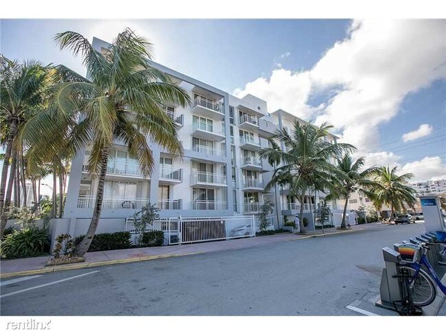 Building Photo - 7832 Collins Ave