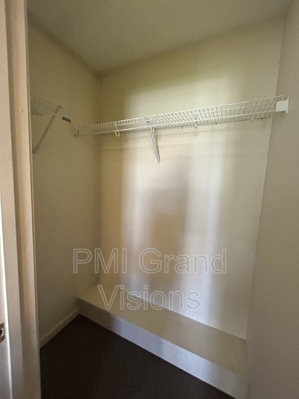 Foto del edificio - 1308 Arthur Ave