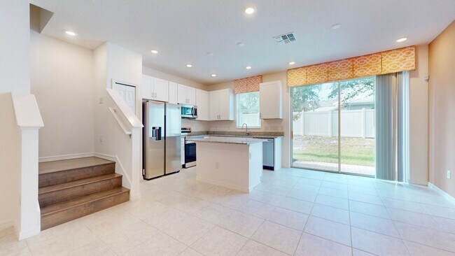 Foto del edificio - Spacious Townhouse - 3 bedrooms and 2.5 ba...