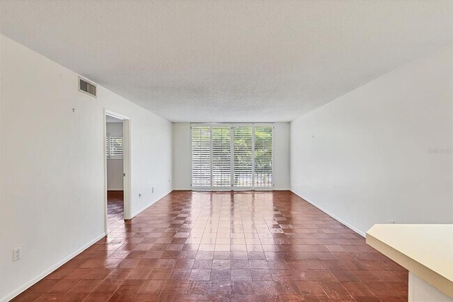 Foto del edificio - 301 S Gulfstream Ave