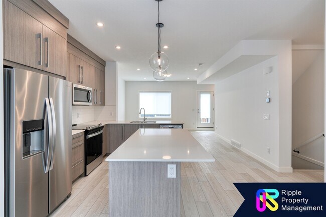 Building Photo - 280 Chelsea Rd