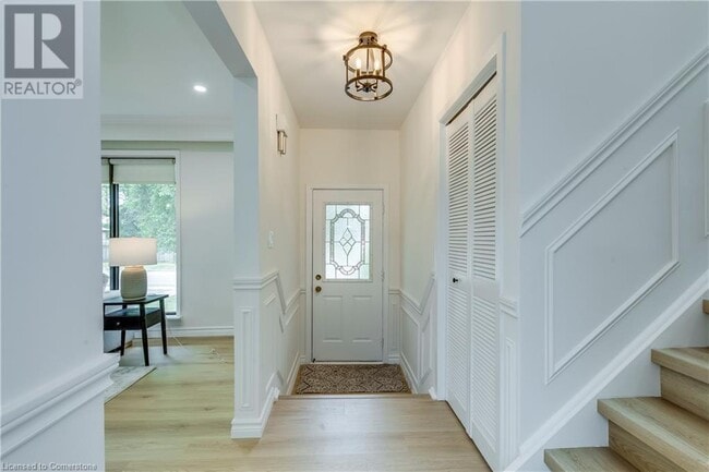 Building Photo - 564 Dynes Rd