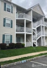 Building Photo - 102 Albury Way