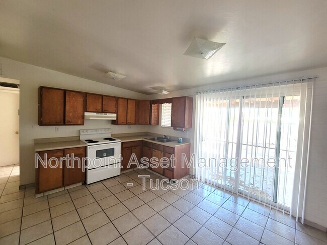 Building Photo - 1301 E Louisiana Dr