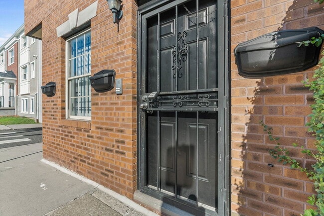 Photo - 621 N 33rd St Townhome