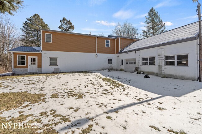 Building Photo - 5113 Cedarvale Rd