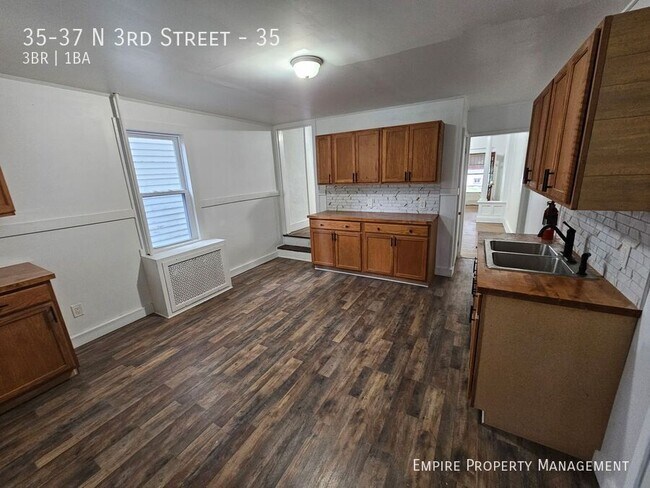 Foto del edificio - 35-37 N 3rd Street-35