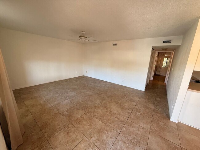 Foto del edificio - 4613 Bayshore Dr