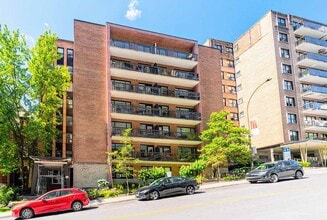 Building Photo - Le Crillon