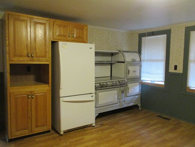 Building Photo - 54 Blain Rd