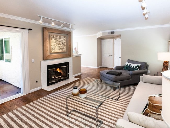 Building Photo - 50 Corniche Dr