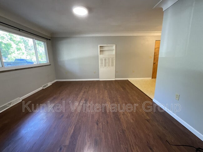 Building Photo - 1724 McClintock Ave