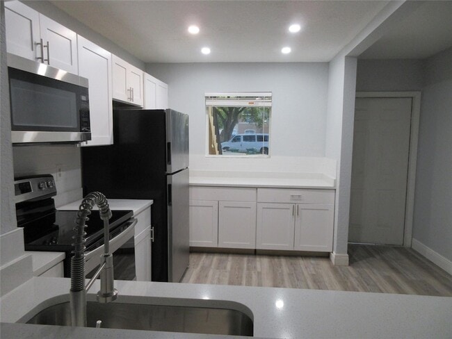 Foto del edificio - 11444 NW 42nd St
