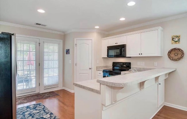 Foto del edificio - 225 Full Cir Dr