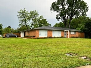 Building Photo - 2662 Old Minden Rd
