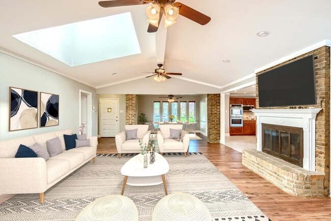 Building Photo - Sensational Prestonwood home with outdoor pool & cabana