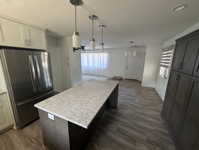 Building Photo - 2 Bed 1 Bath Single-Family home for RENT