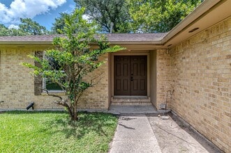 Building Photo - 9702 Birsay St