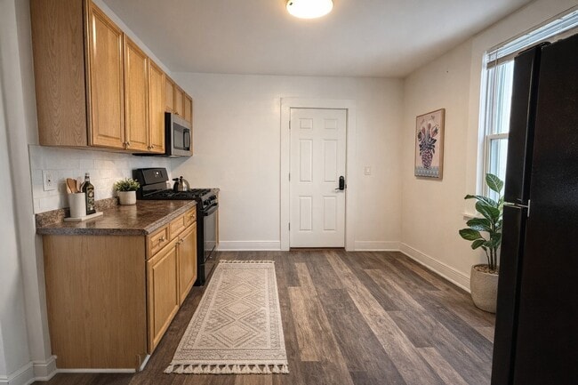 Building Photo - 9 Washington St