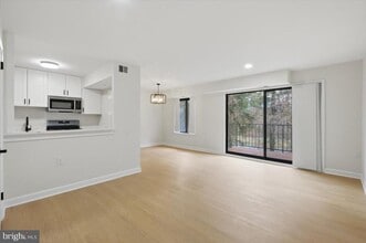 Building Photo - 125 Clubhouse Dr SW