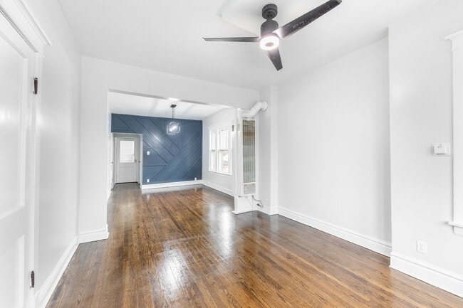 Building Photo - 3000 S Homan Ave