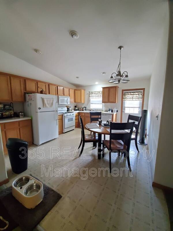 Photo - 644 School House Dr