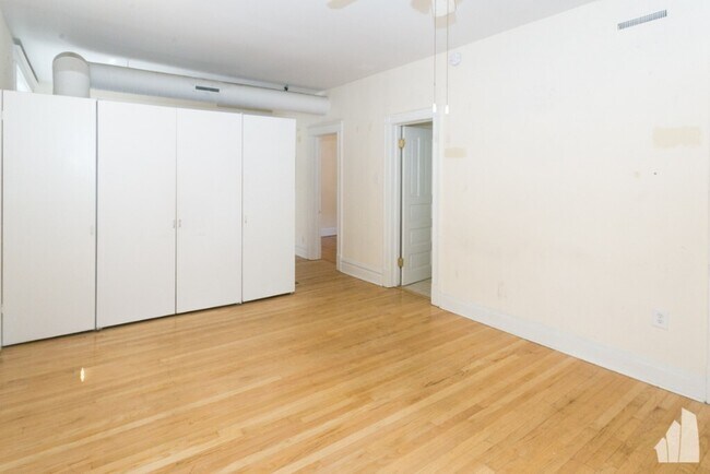 Foto del edificio - 3525 N Wilton Ave