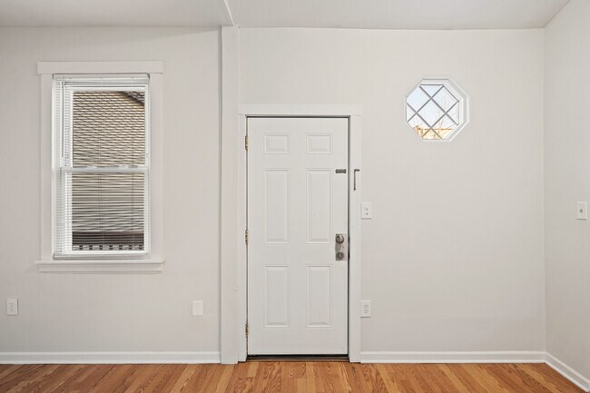 Foto del edificio - 3239 S Carpenter St