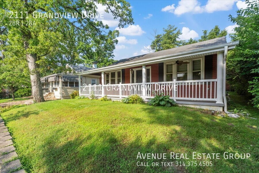 Primary Photo - 2111 Grandview Dr